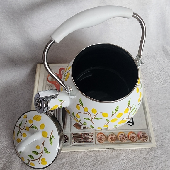 Crofton 2.3 Qt. Porcelain Enamel Teakettle, White With Lemon Vintage 50s Styled - Picture 5 of 8